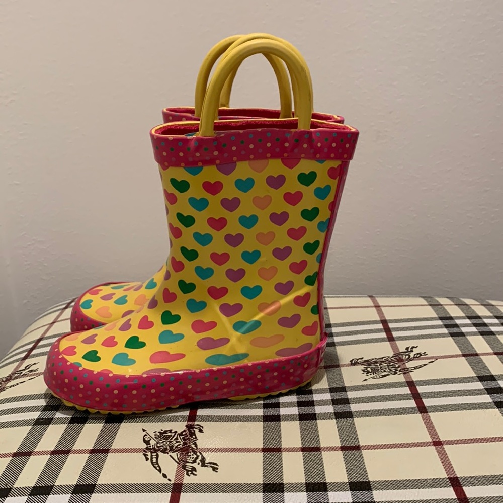 The childrens place kids rain boots-size 6